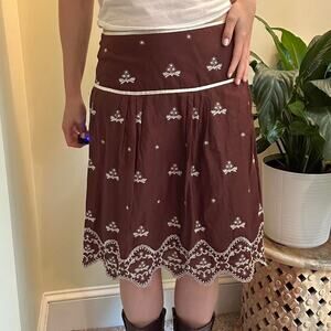 Dressbarn brown and white boho embroidered floral midi skirt size 10 petite